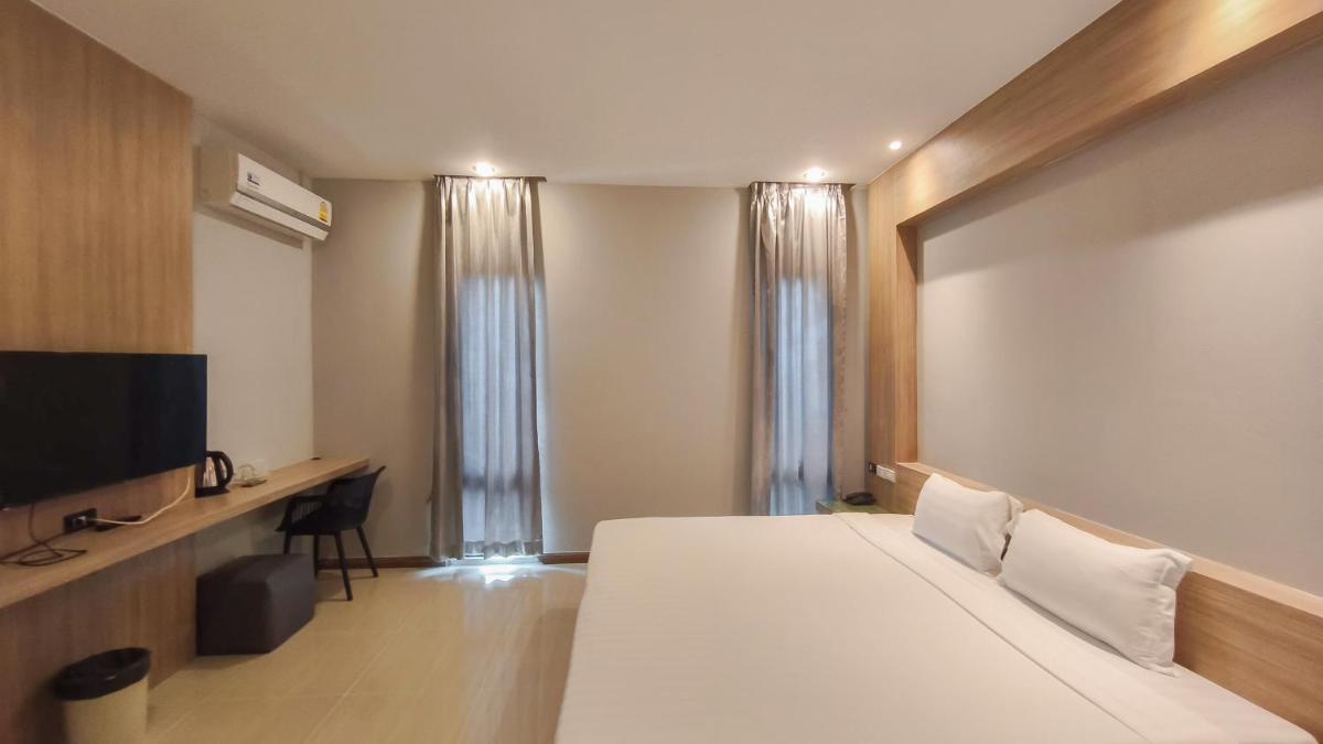 C Hotel Bangna - Housity