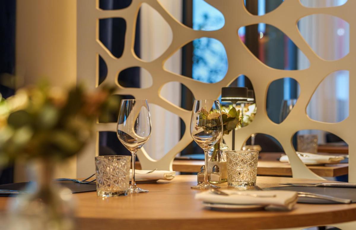 Restaurant ou autre lieu de restauration dans l'établissement Le Richebourg Hôtel, Restaurant & Spa