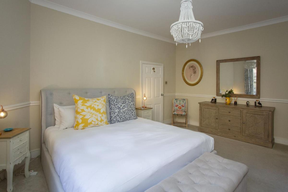 Georgian Garden Apartment - Central Bath - Hizvo