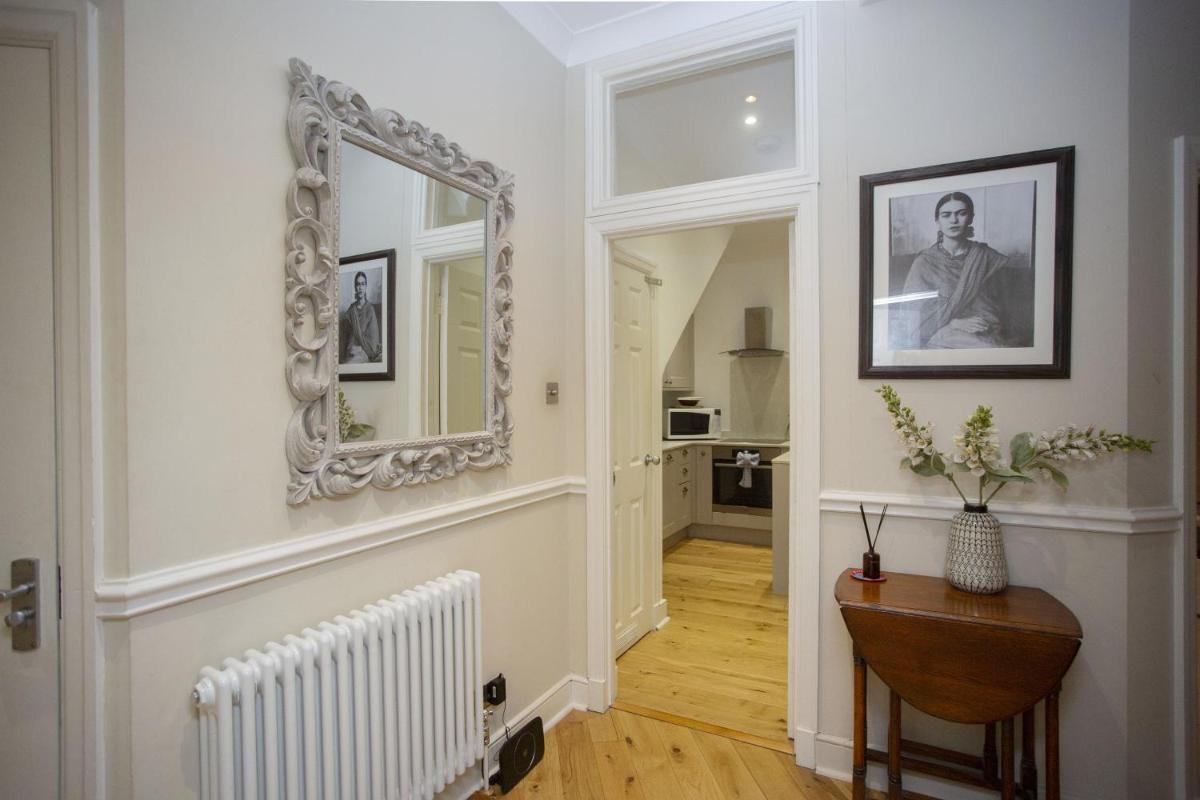 Georgian Garden Apartment - Central Bath - Hizvo