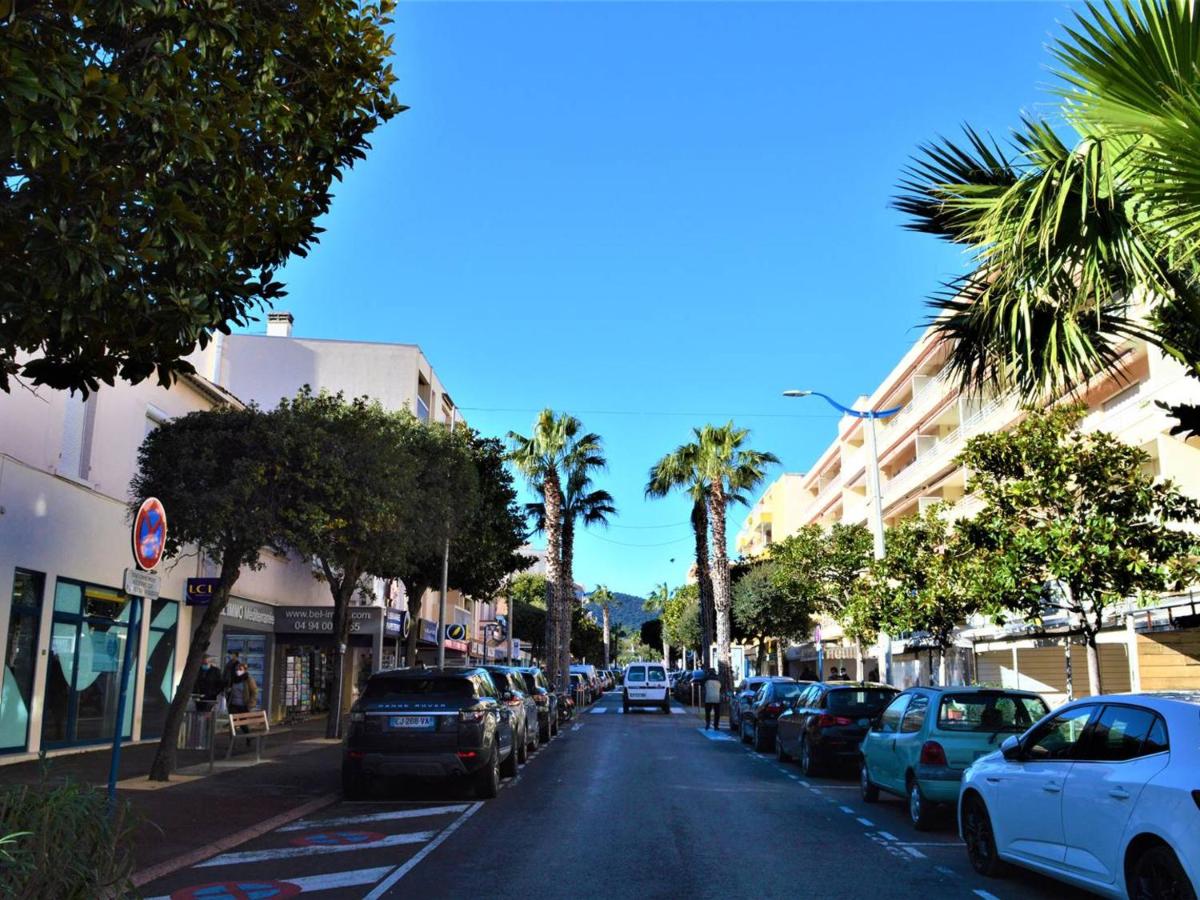 Appartement T2 climatisé à Cavalaire, parking privé, proche centre et plages, balcon au calme - FR-1-226B-110 - Housity