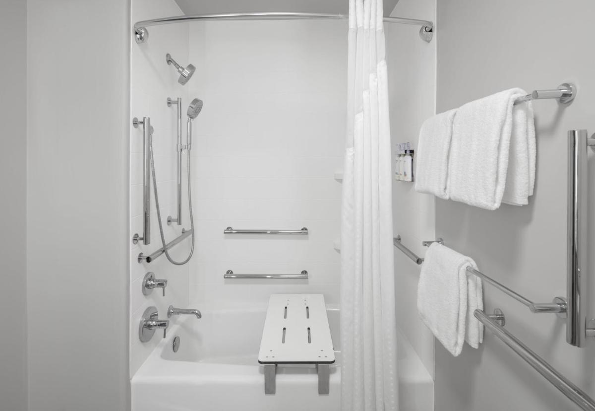 Holiday Inn Express Hotel & Suites Montrose - Black Canyon Area, an IHG Hotel - Housity