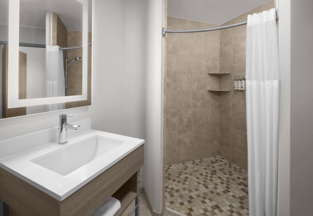 Holiday Inn Express Hotel & Suites Montrose - Black Canyon Area, an IHG Hotel - Housity