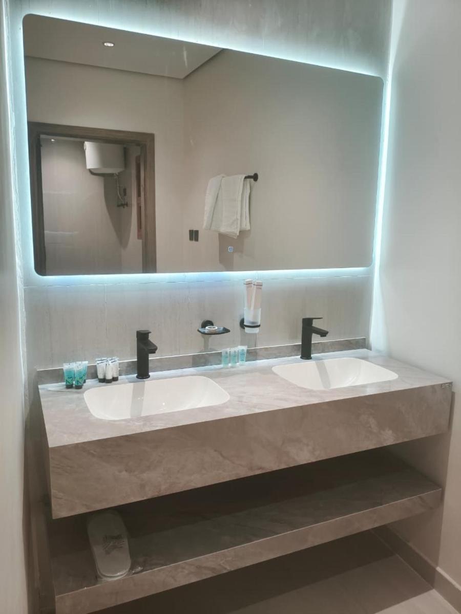 Burj Al Hayat Furnished Suites - Al Malaz - Housity
