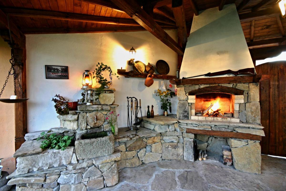 Private 4BR-2BA guest House Dryanovo with Pool and FREE Parking - Housity