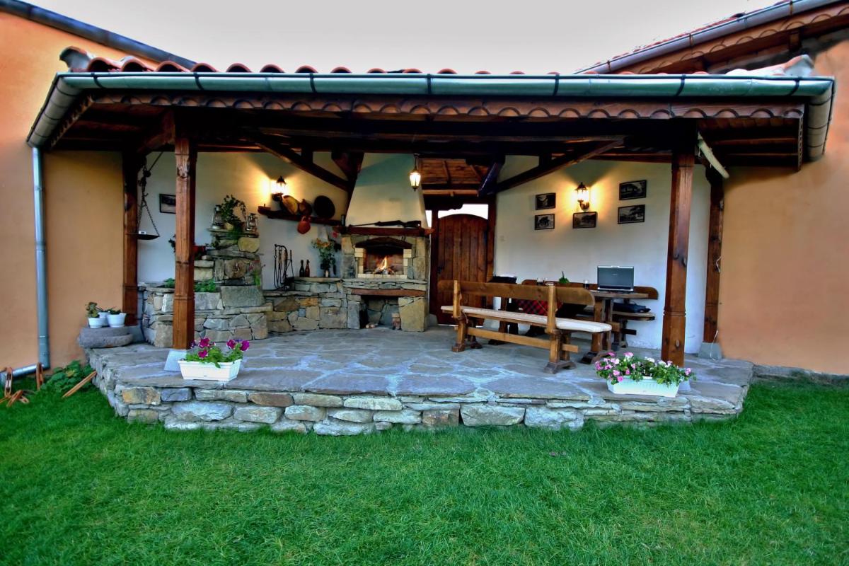 Private 4BR-2BA guest House Dryanovo with Pool and FREE Parking - Housity
