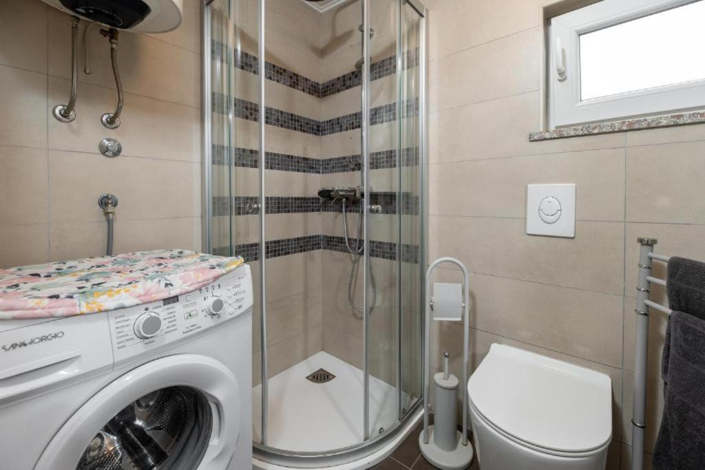 House IVA Nedešćina with swimming pool - 7 persons - Housity