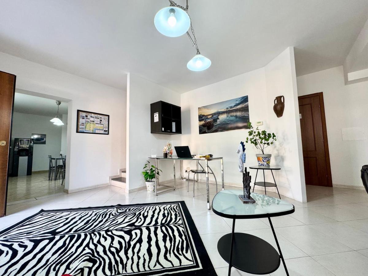 New Naxos Village - Housity