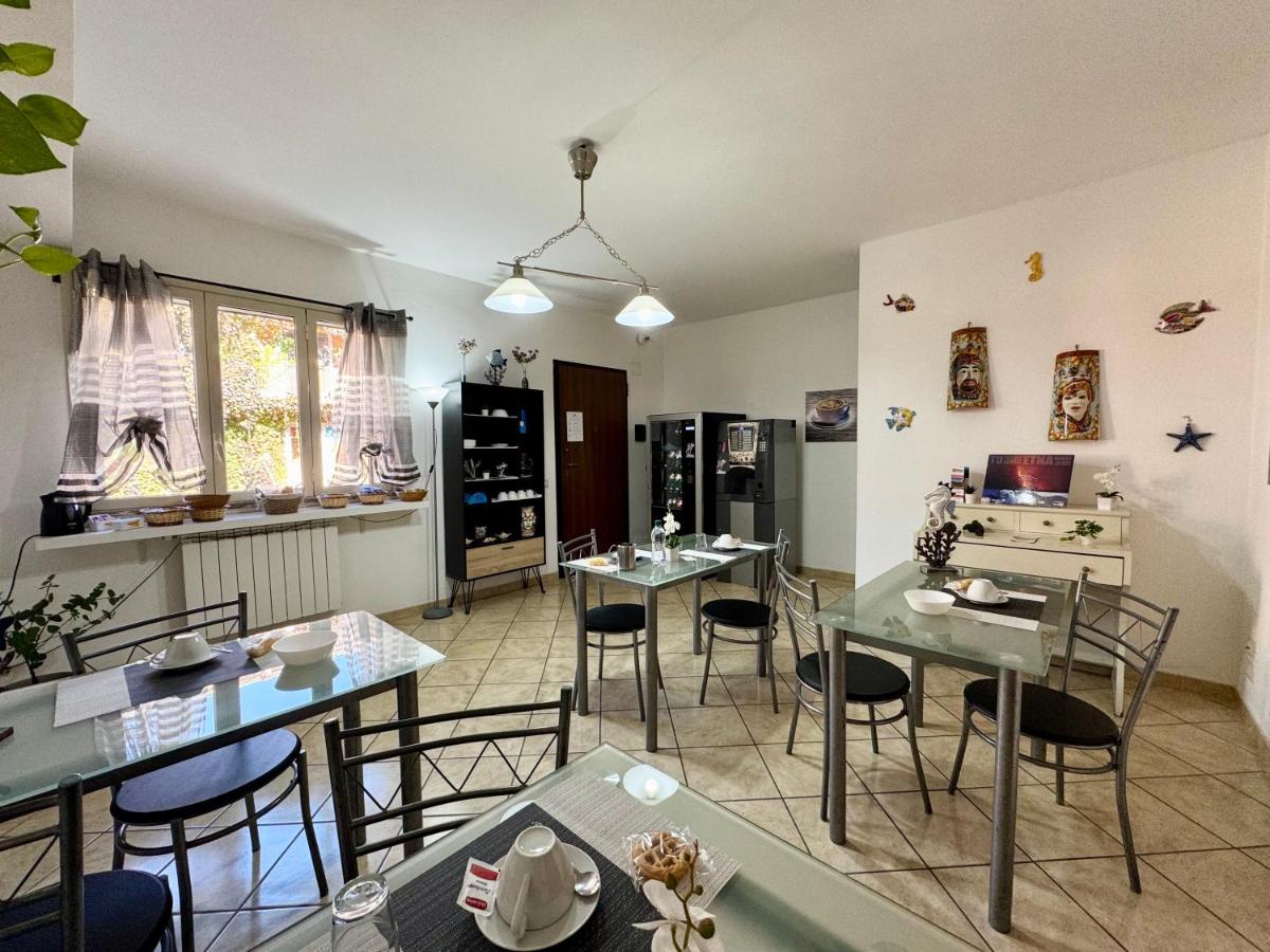 New Naxos Village - Housity