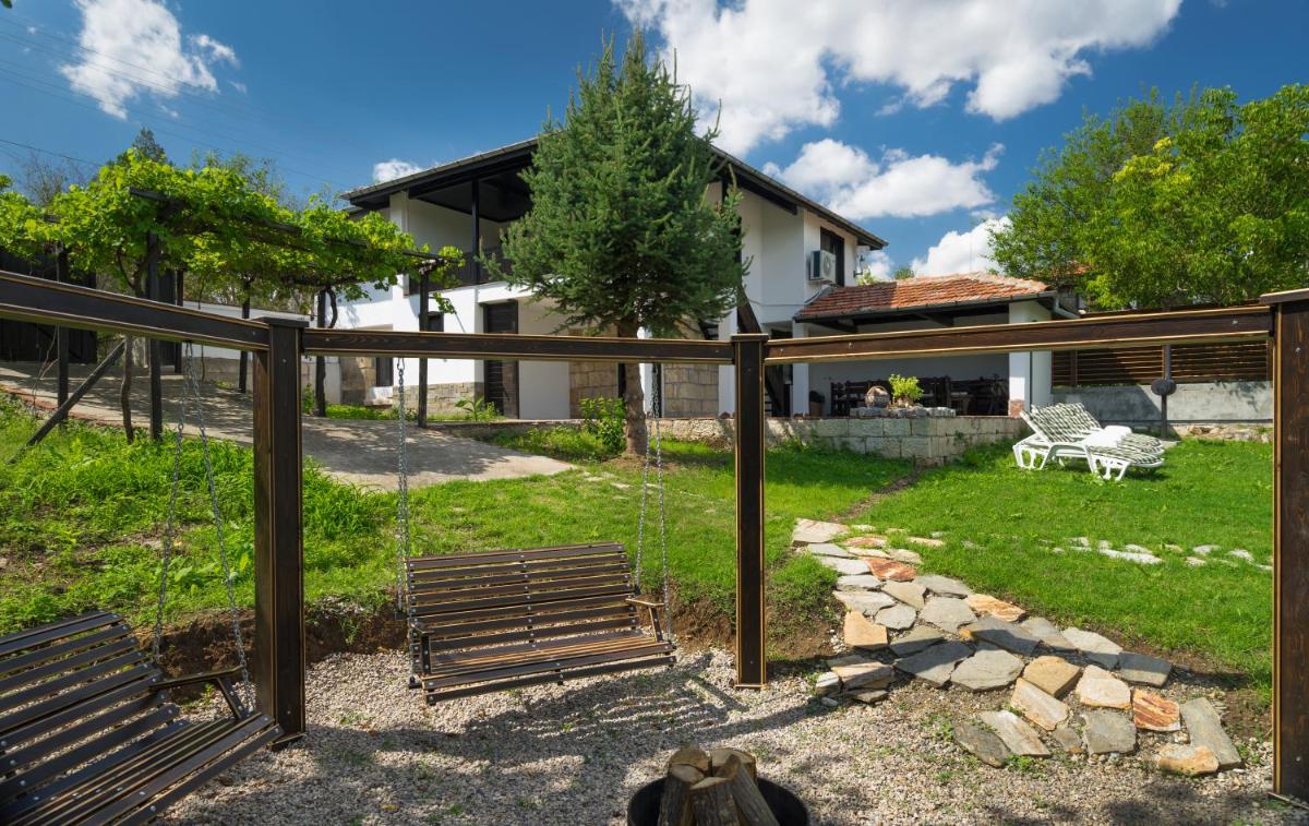 Guest House Intrigue - Housity