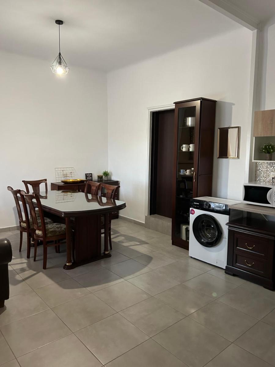 Lemonia - Housity
