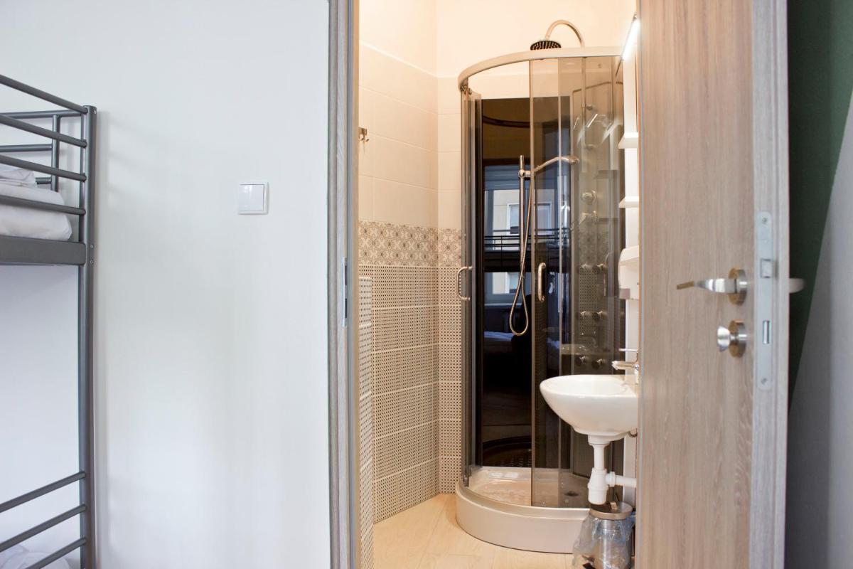 Chillout Hostel - Housity