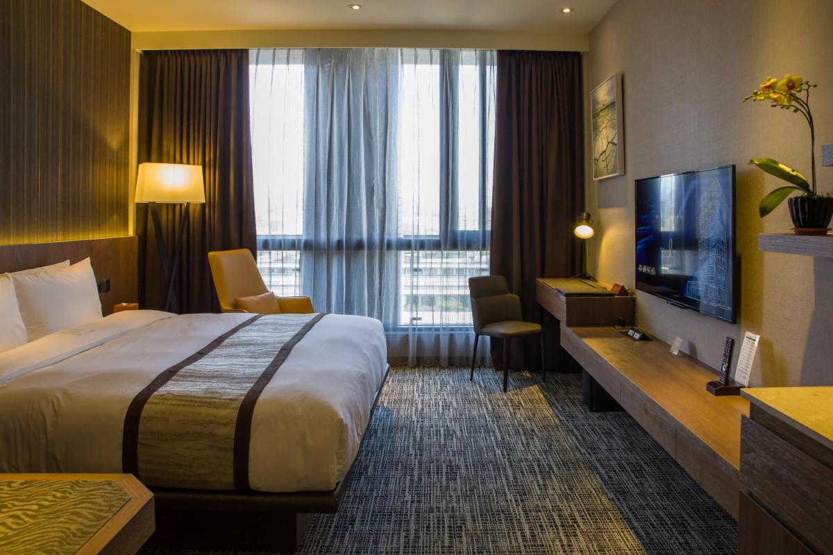 Hotel In - Housity