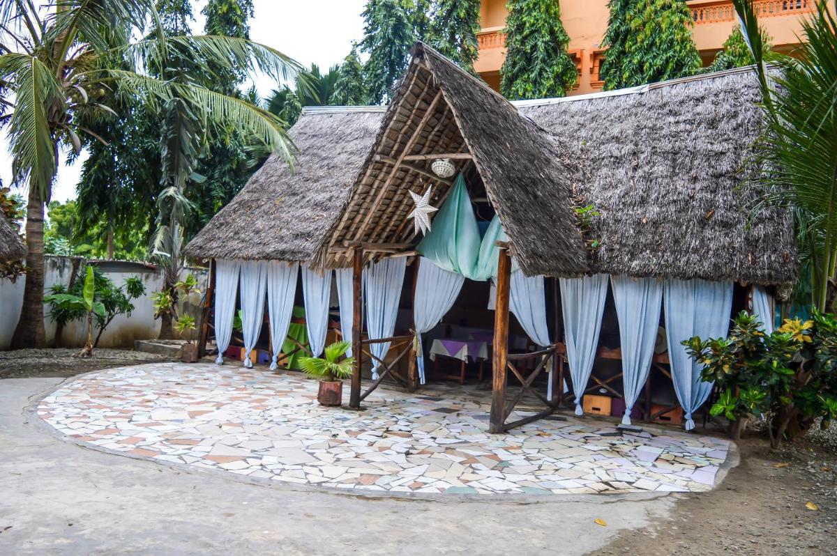 Ogalis K-coast Hotel - Housity