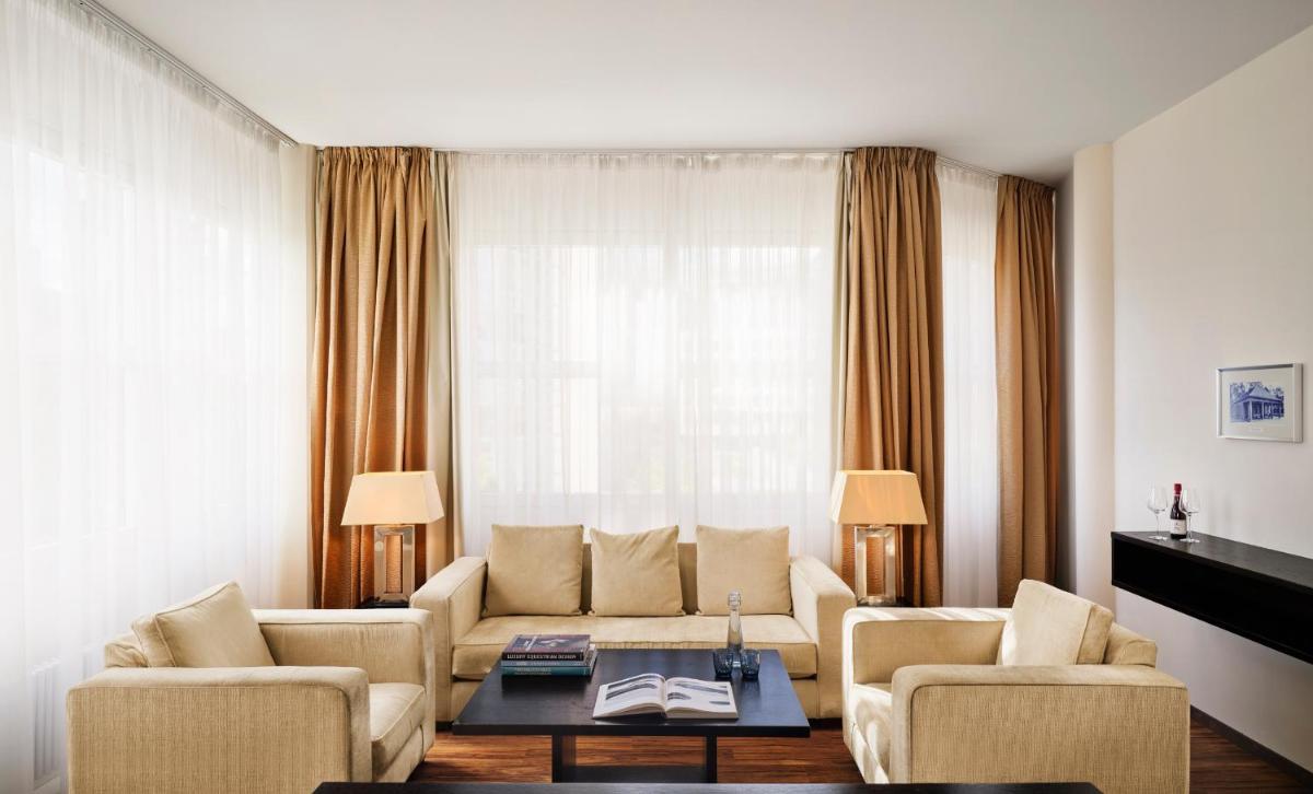 Ein Sitzbereich in der Unterkunft ABION Villa Suites