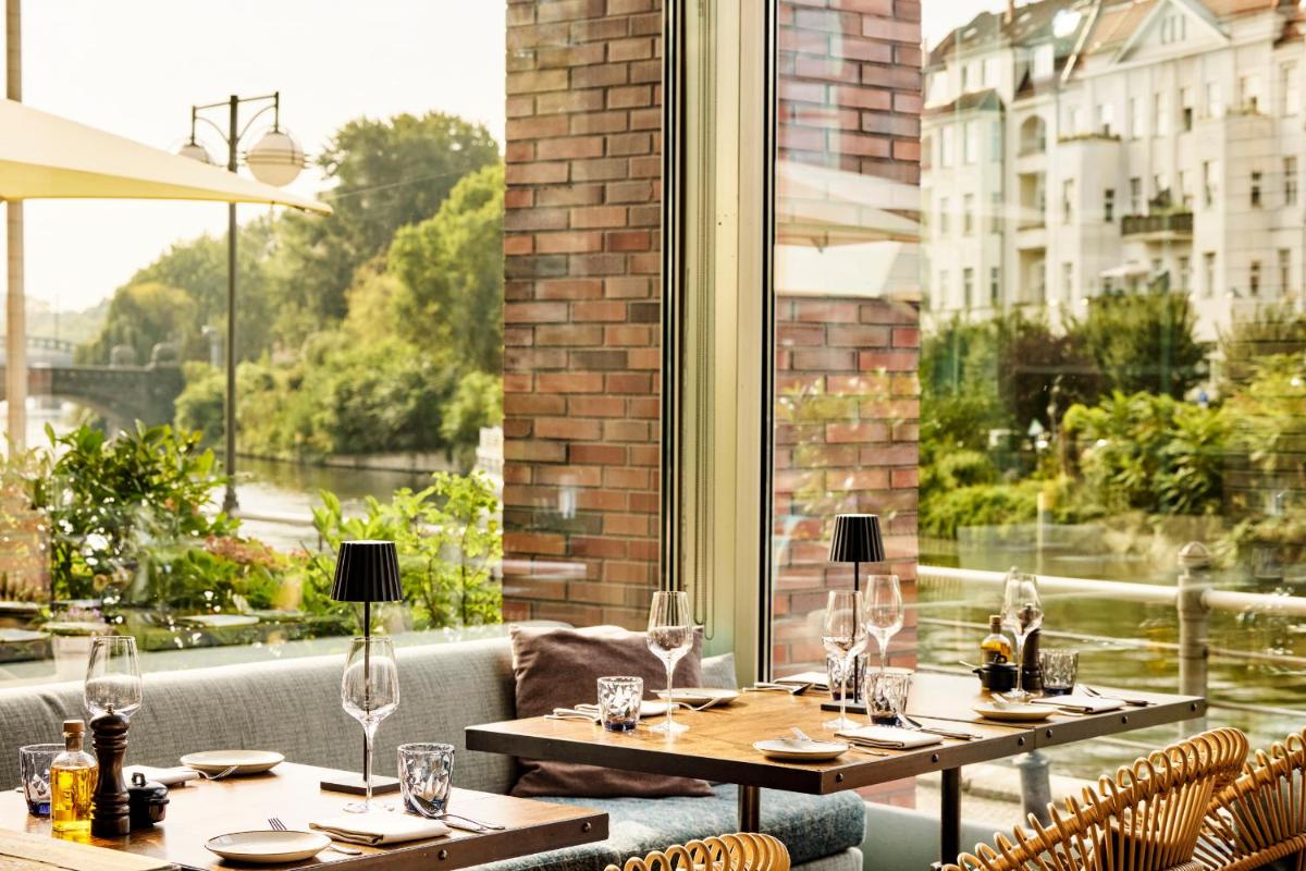 Getränke in der Unterkunft ABION Villa Suites