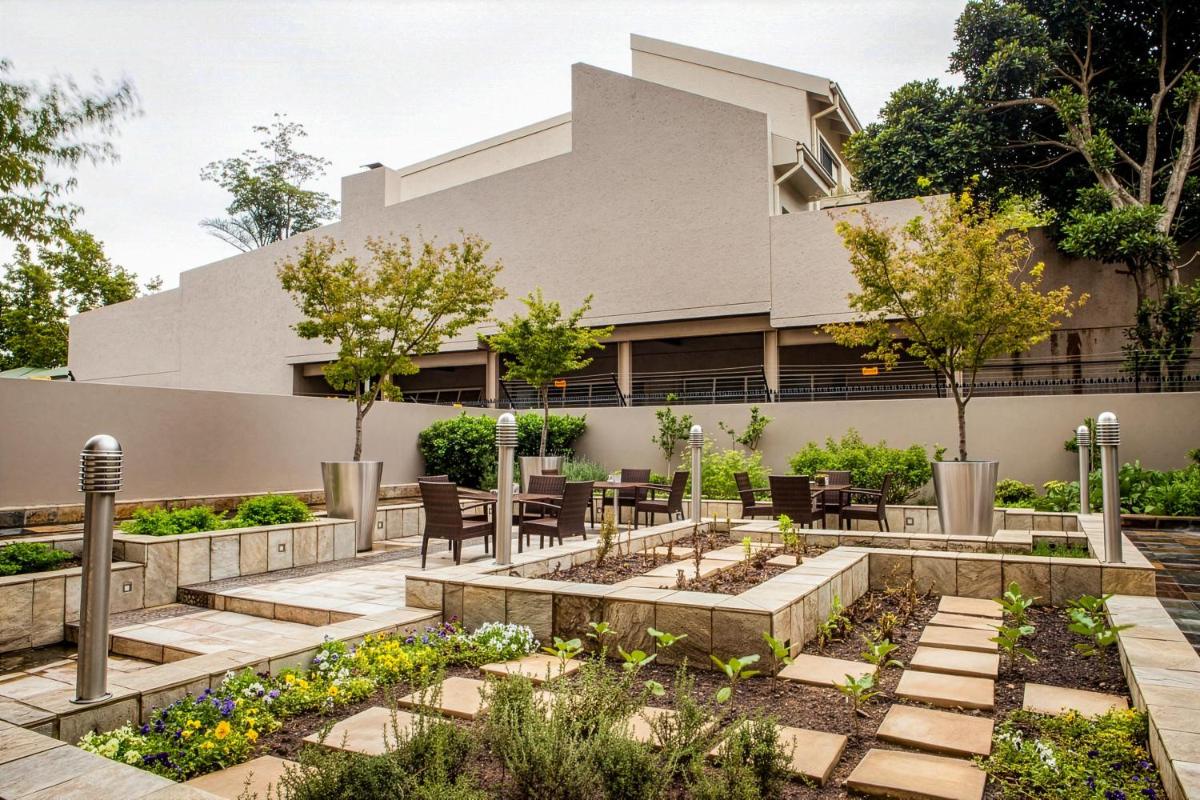Southern Sun Rosebank, Johannesburg - Hizvo