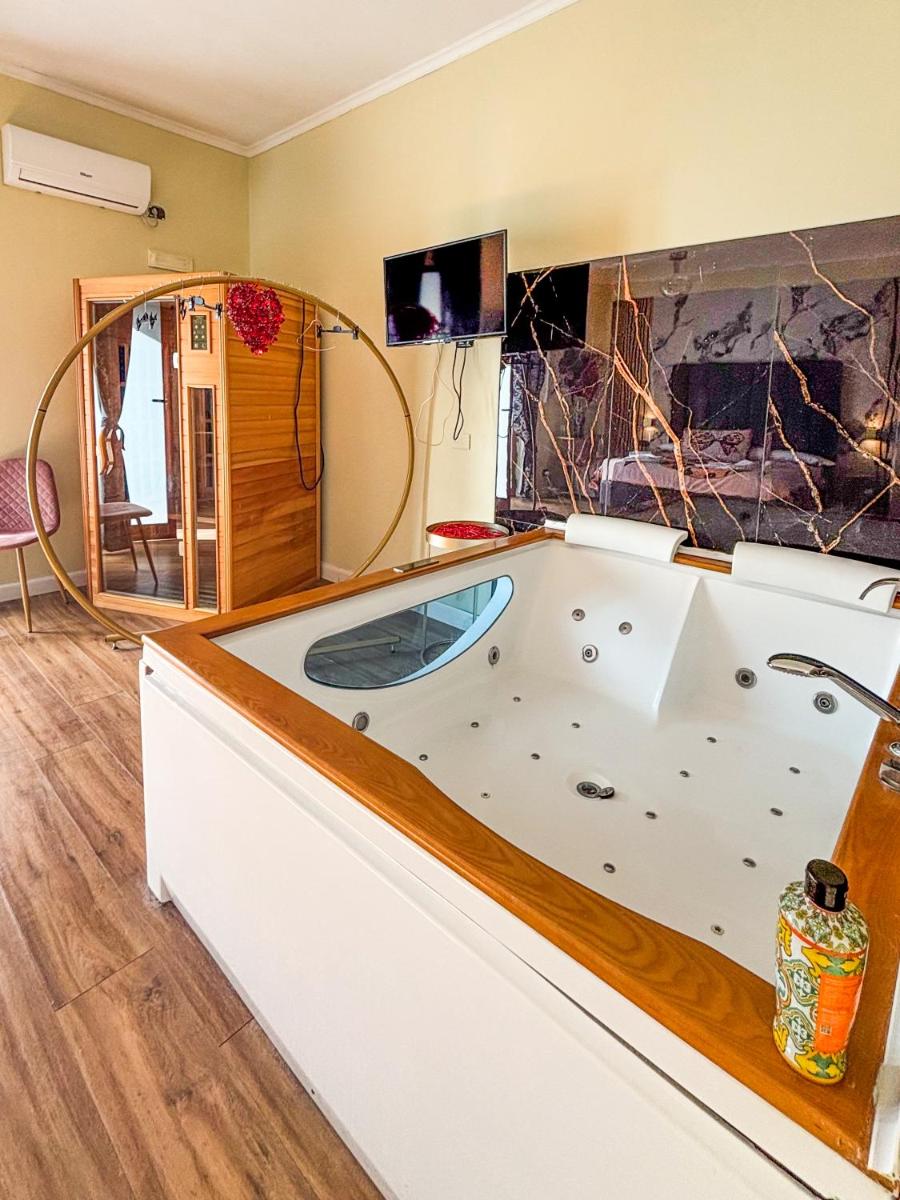 Mirosa Bed and Breakfast - Housity