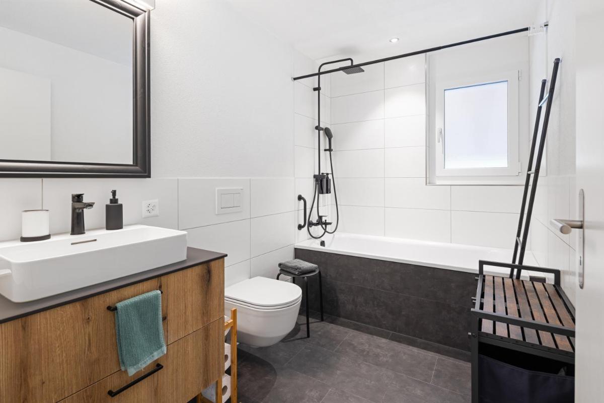 Chuenislodge1 Neu, grosse Terrasse & Designerofen, prächtige Aussicht - Housity