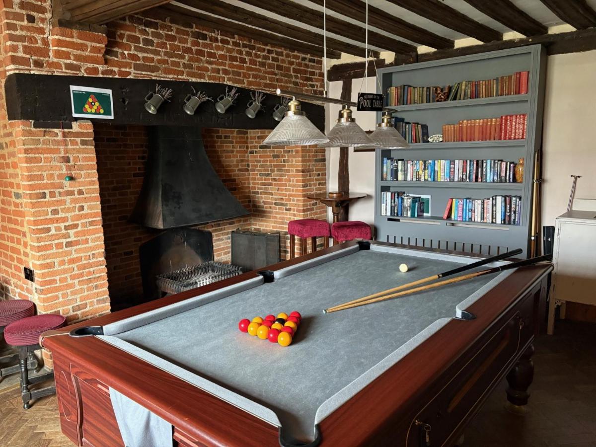 The Swan, Bar, Bed & Breakfast - Housity