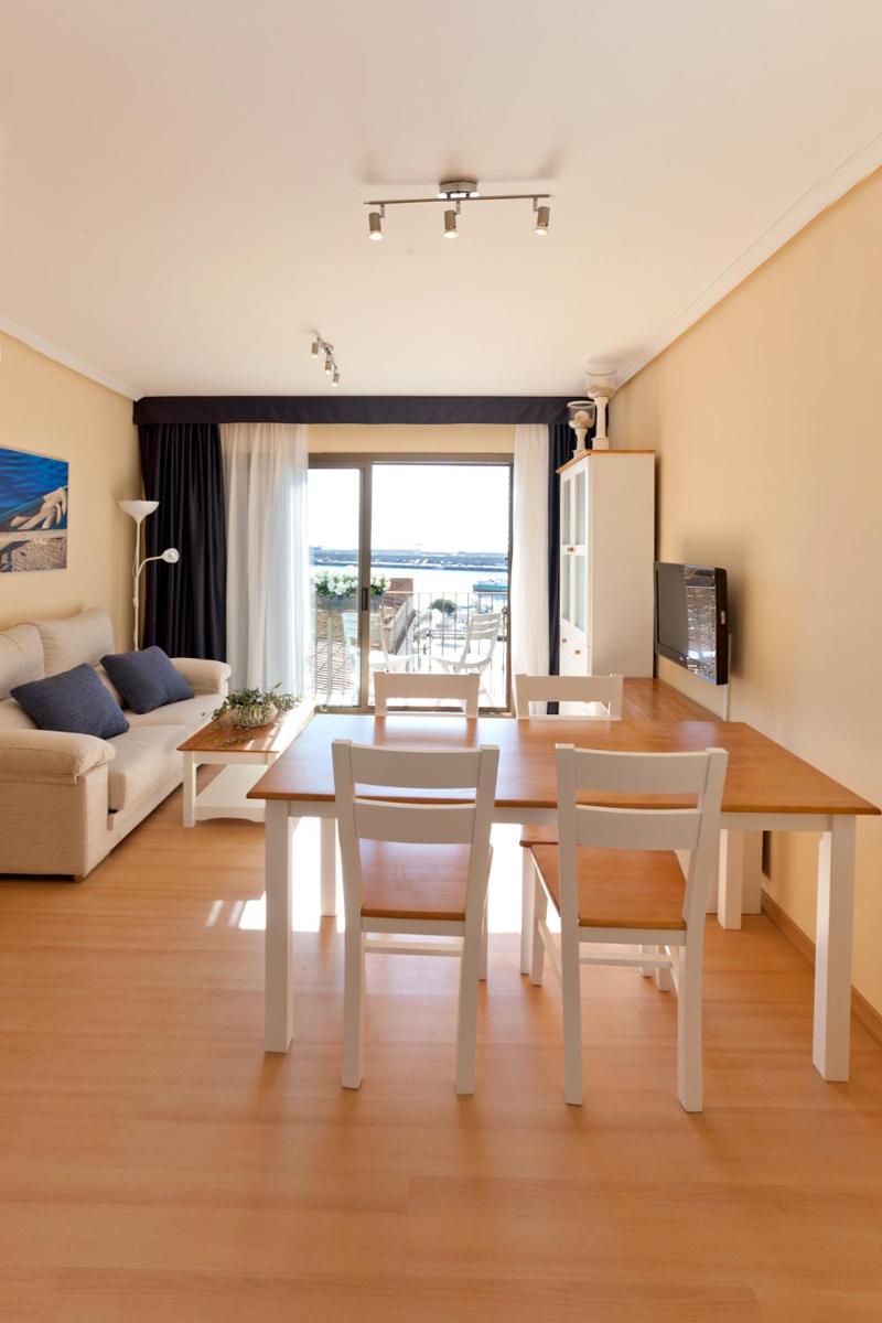 Apartamentos Port Cambrils - Housity
