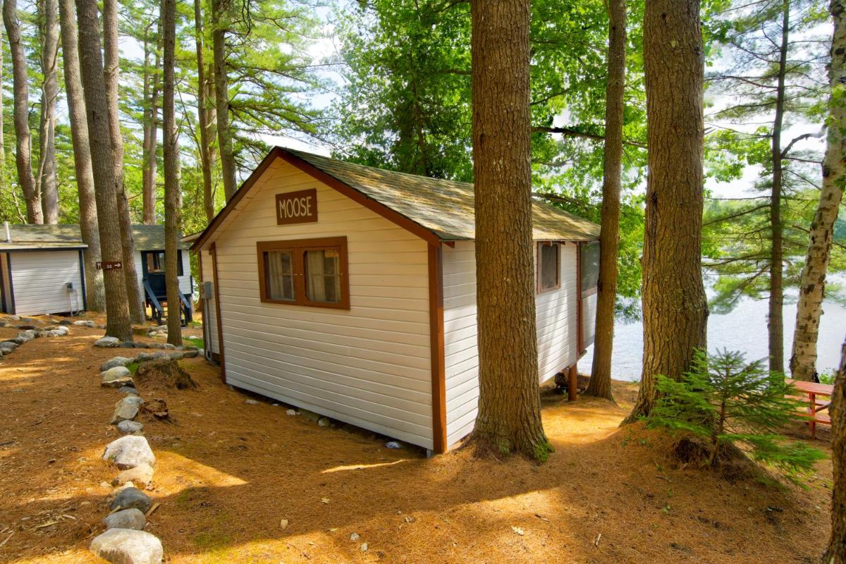 Getogether Pines Lakeside Cabin Resort - Housity