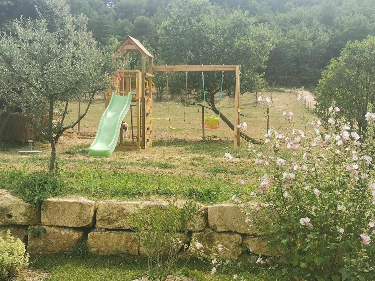La Carriole dans le jardin - Housity