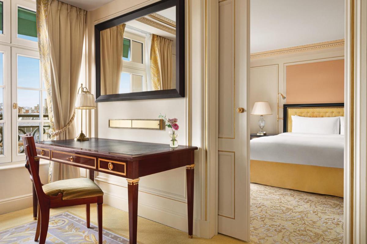 Un ou plusieurs lits dans un hébergement de l'établissement Shangri-La Paris
