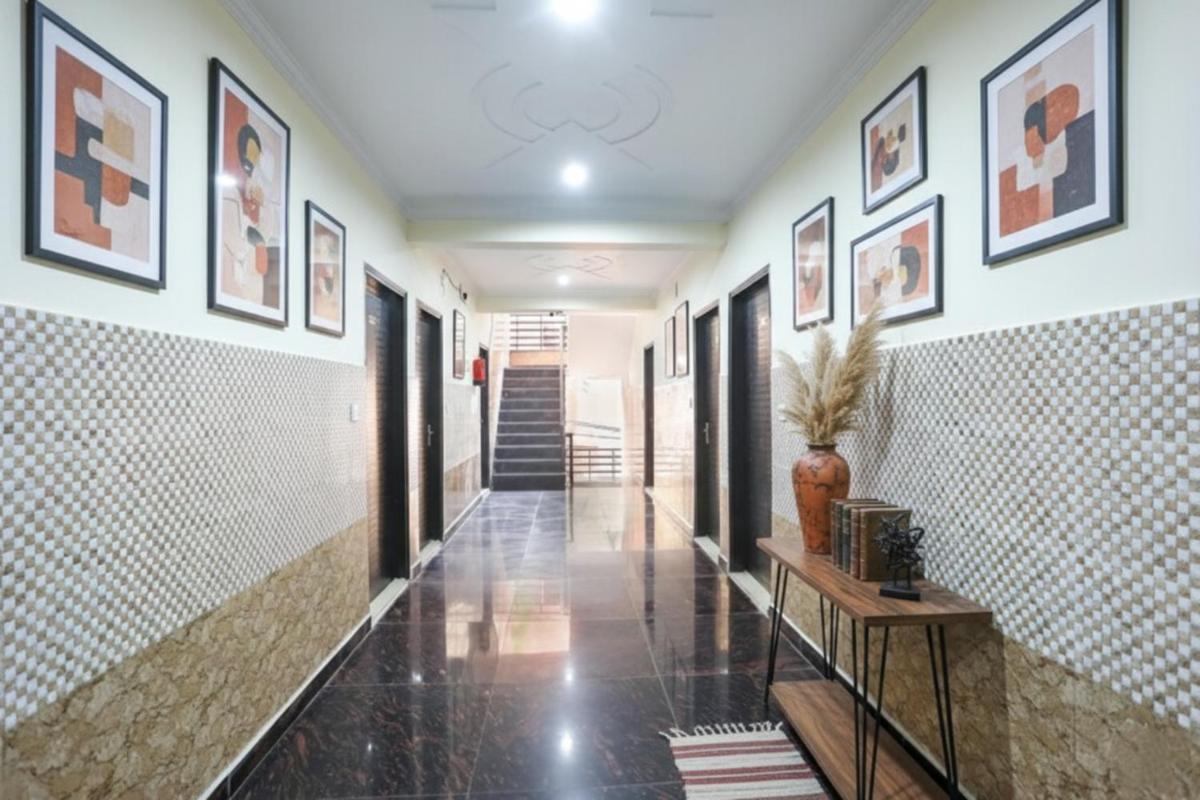 FabExpress ASP Royal Residency Inn - Housity