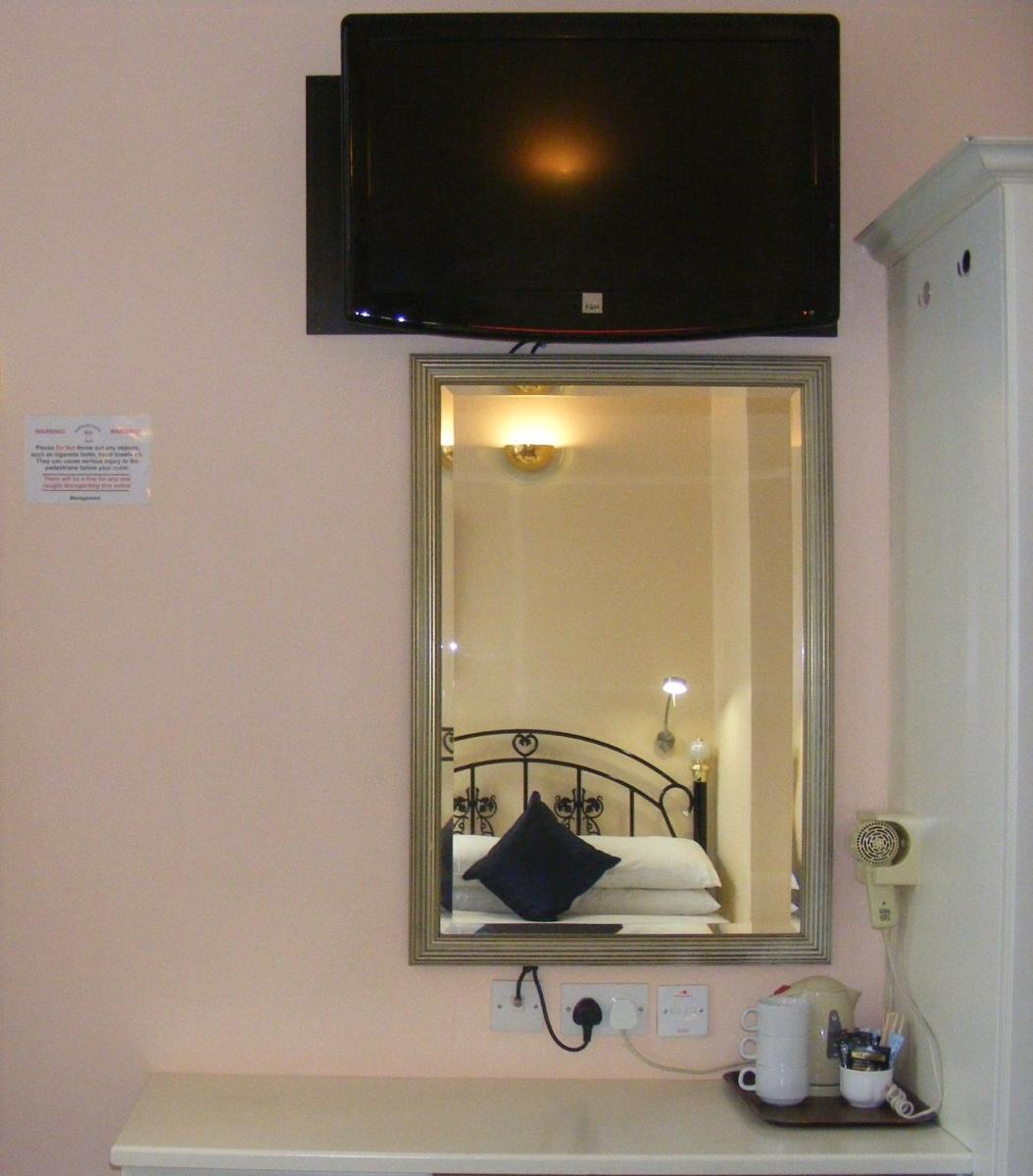Mermaid Suite Hotel - Housity