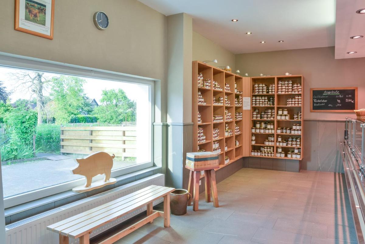Bei Meier`s zum weißen Roß - Housity