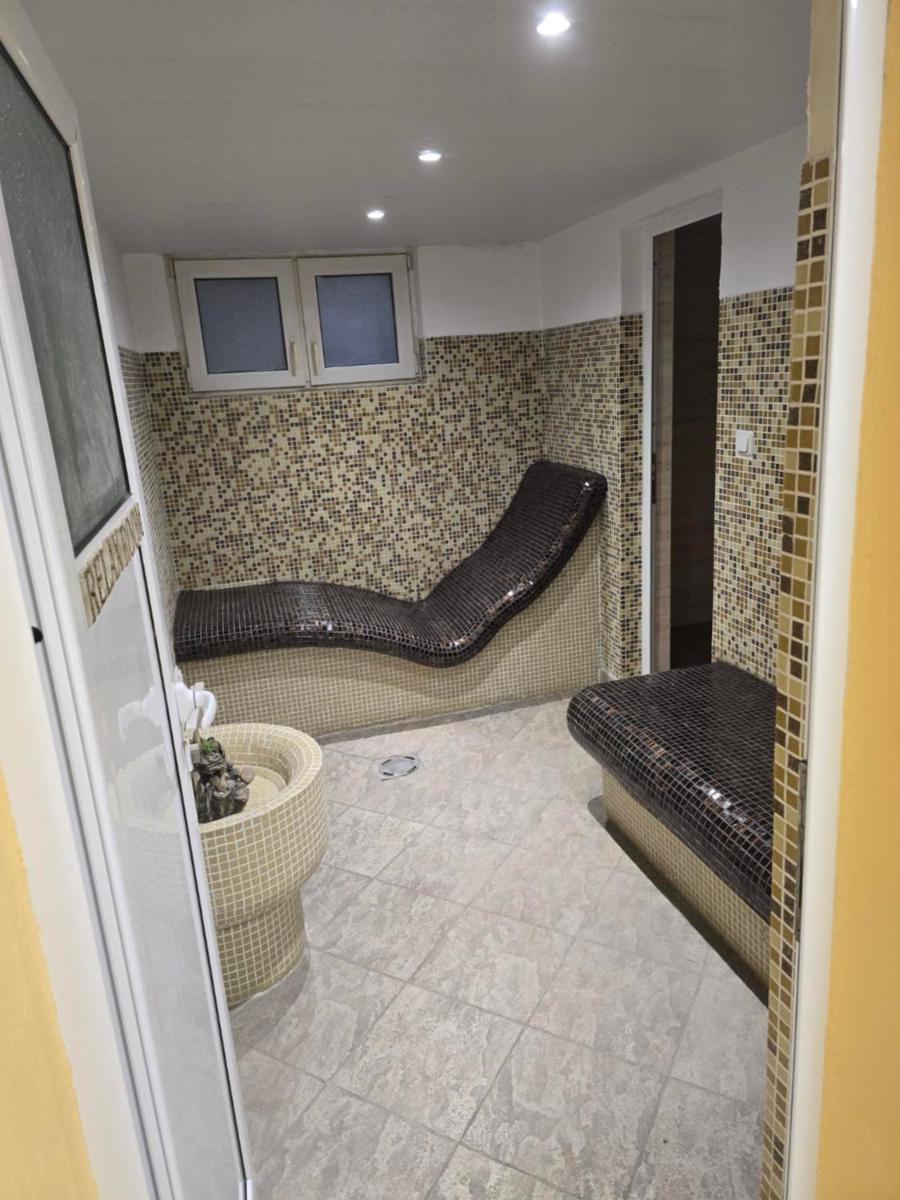 Lovely 2-bedroom serviced apartment with SPA - Hizvo