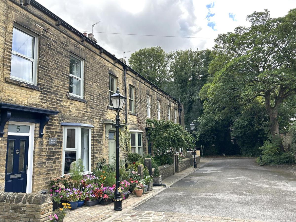 Spinners View - NEW Renovated Apartment - Central Skipton & Parking - Housity