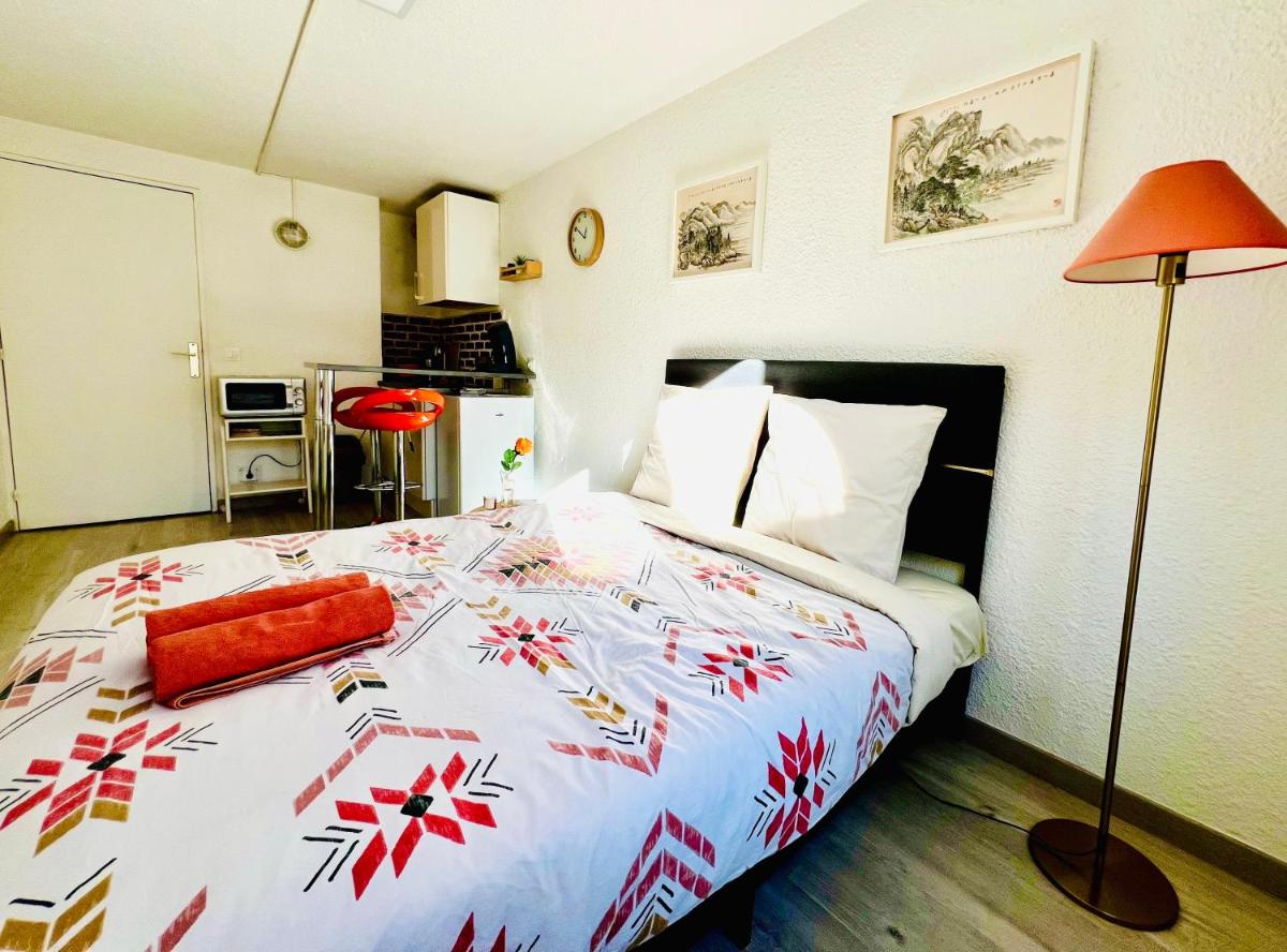 JOLI STUDIO HYPER CENTRE TRES PROCHE VIEUX PORT - Housity