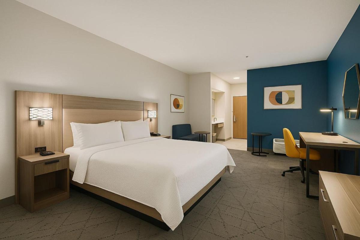 Holiday Inn Express & Suites Alliance by IHG - Housity