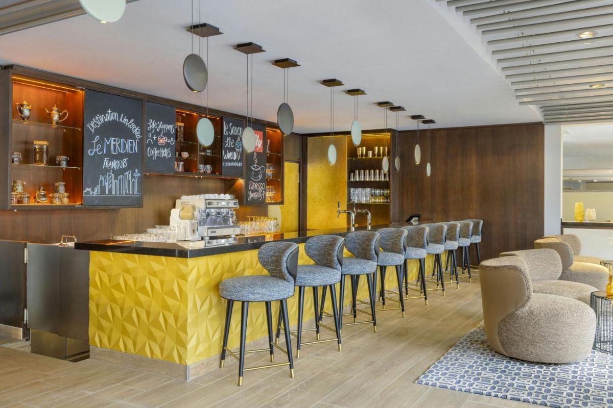 Lounge oder Bar in der Unterkunft Le Méridien Frankfurt