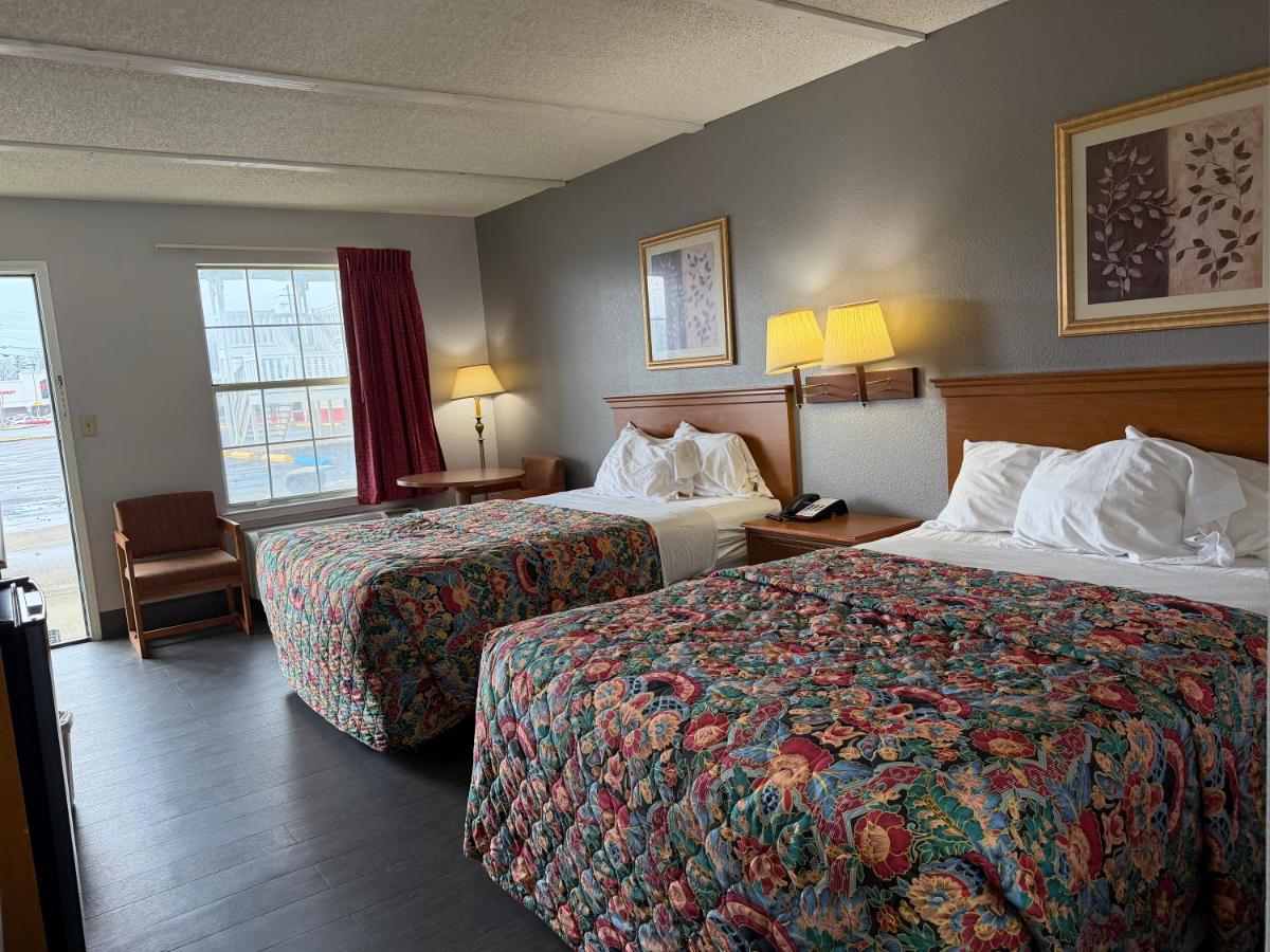 Key West Inn - Chatsworth - Housity