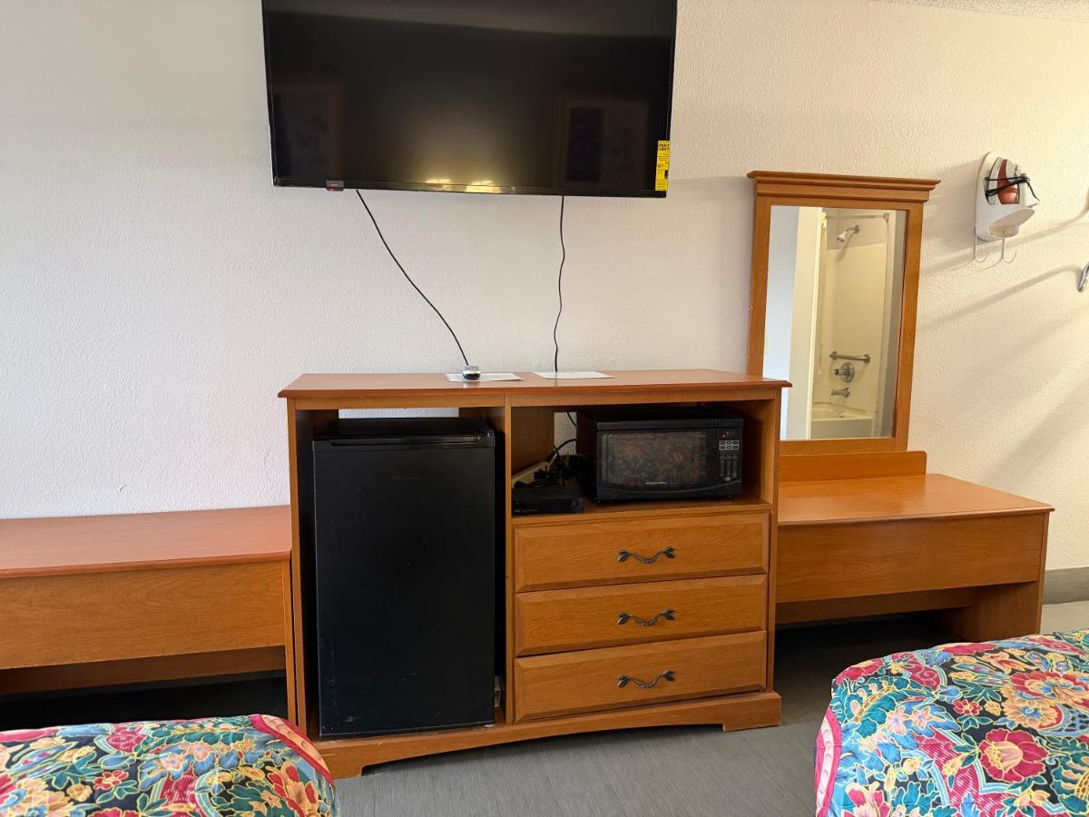 Key West Inn - Chatsworth - Housity