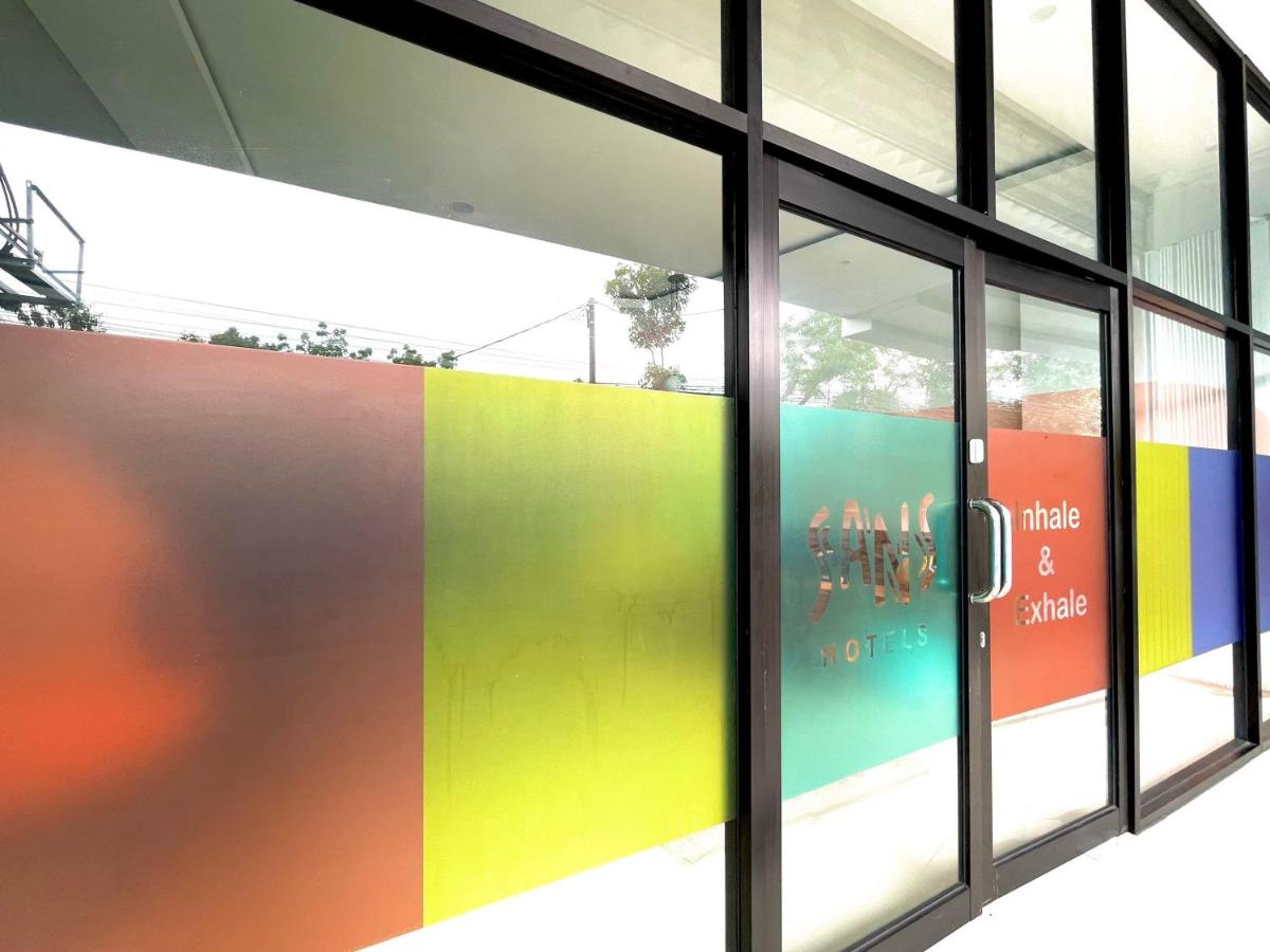 Sans Hotel Syariah Purnama Nganjuk - Housity