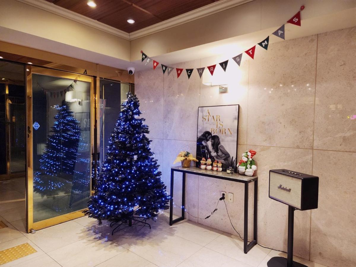 Docking Hotel - Housity