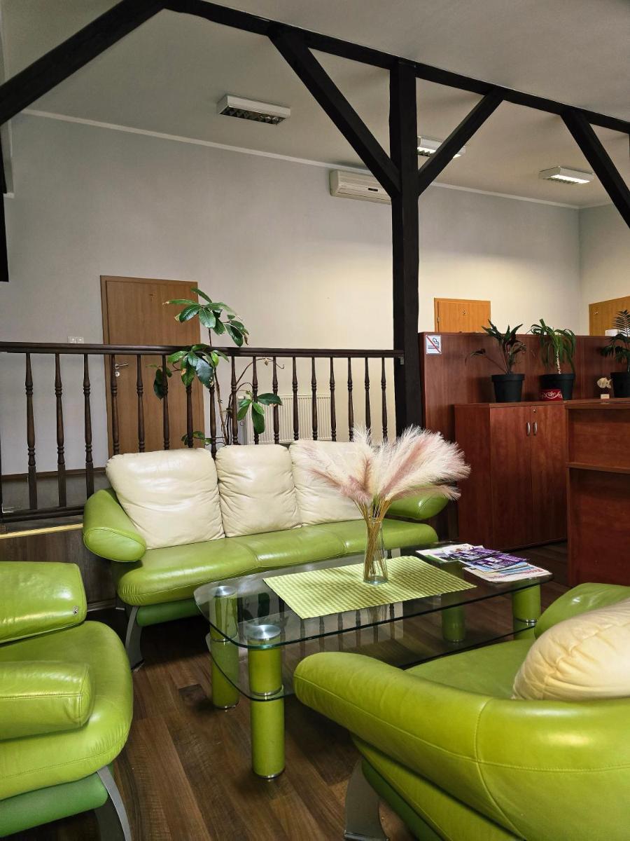 Pokoje gościnne Słowiańska Słońsk (restauracja) - Housity