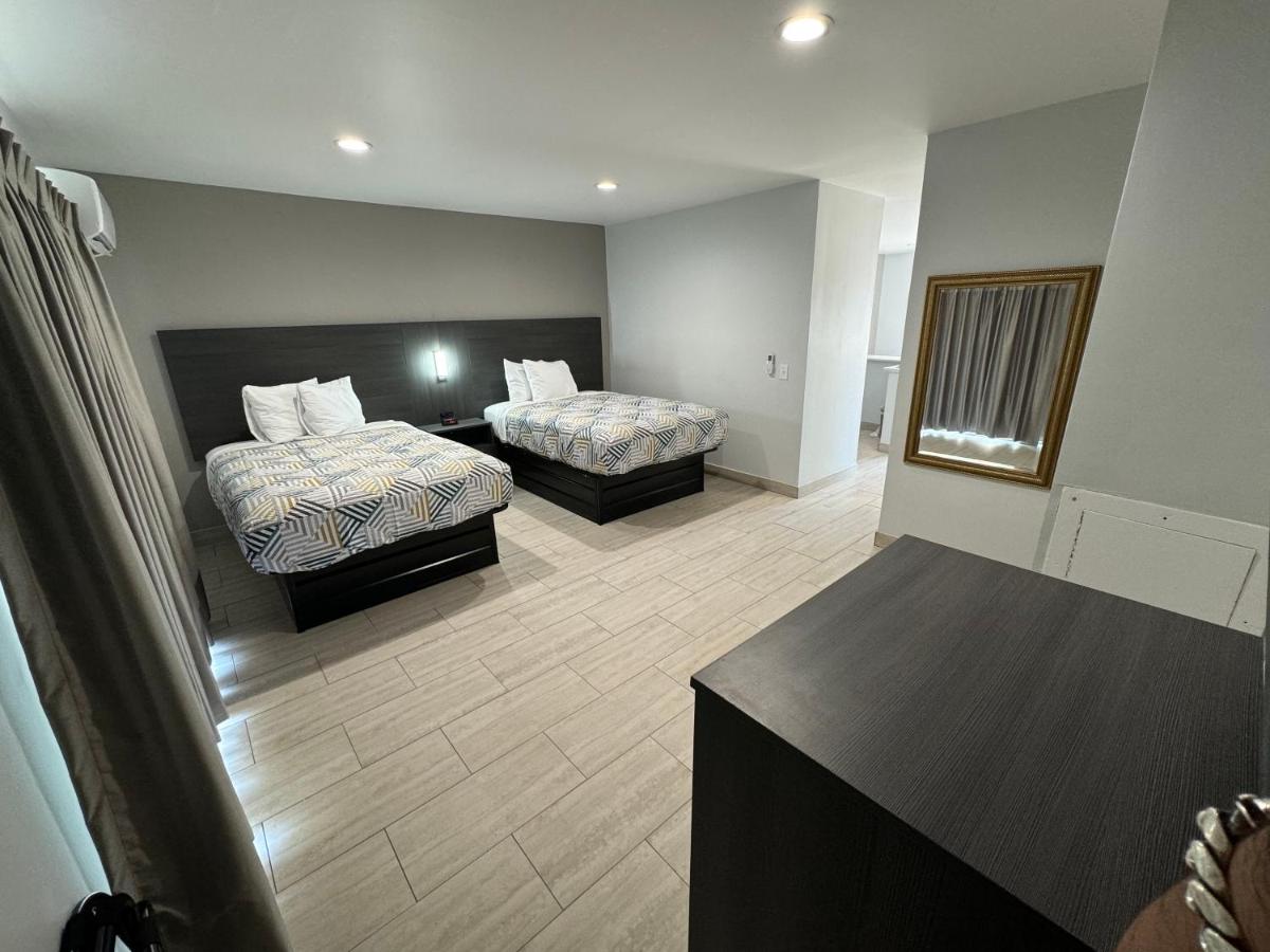 Englewood Inn & Suites - Housity