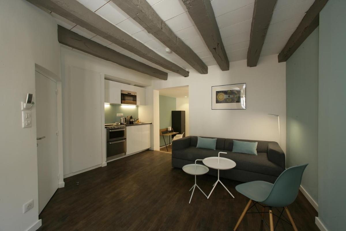 Cuisine ou kitchenette dans l'établissement Les Maisons du Pont - Charme & Caractère