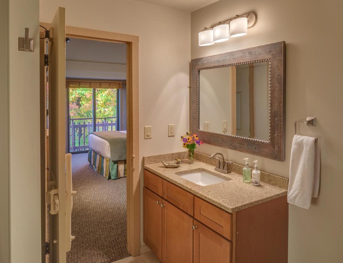 Crystal Mountain - Housity