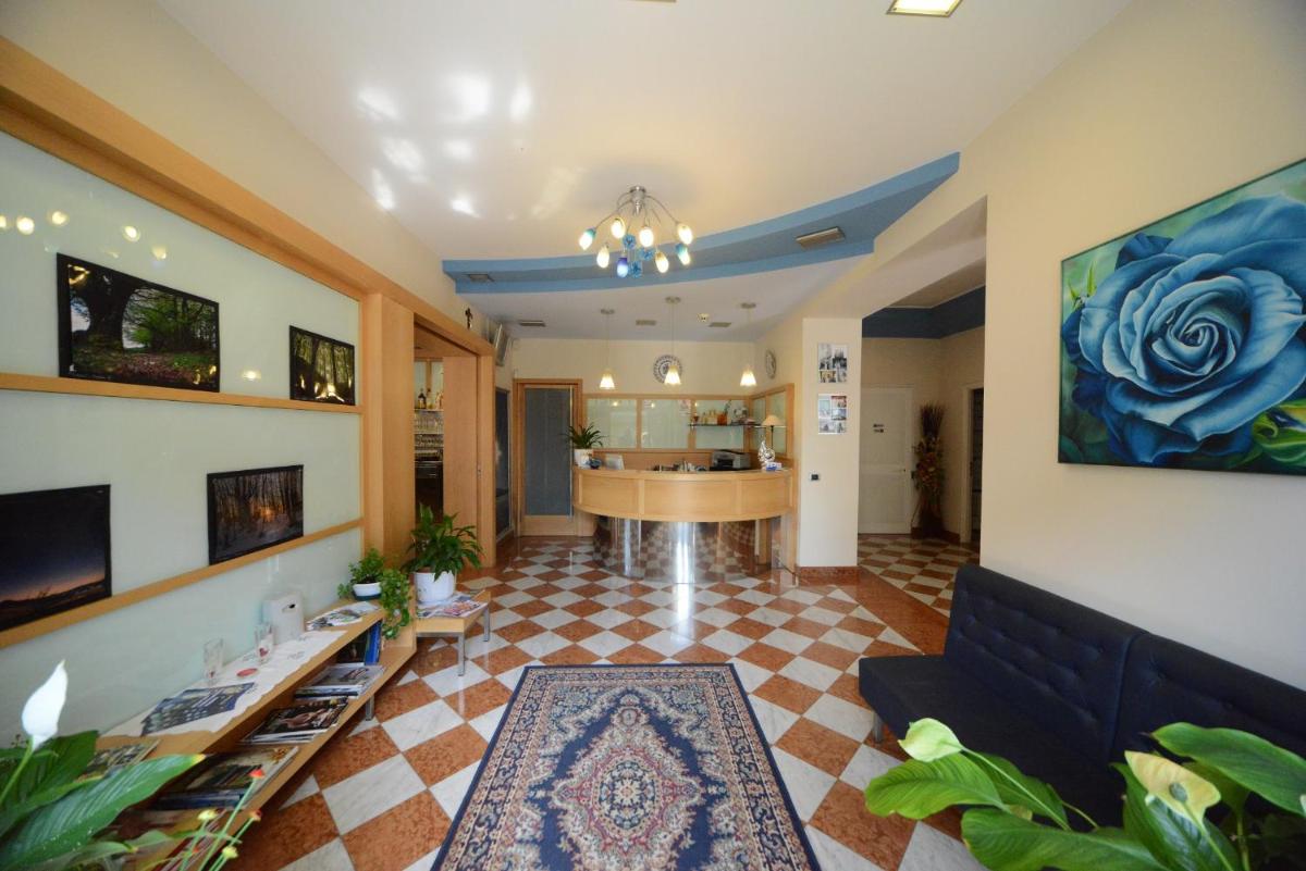 Hotel Residence Sant'Anna - Housity