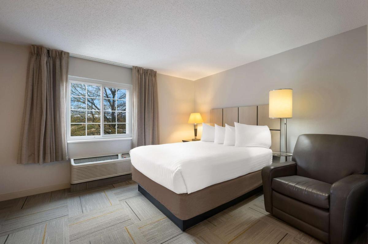 Sonesta Simply Suites Huntsville Research Park - Housity