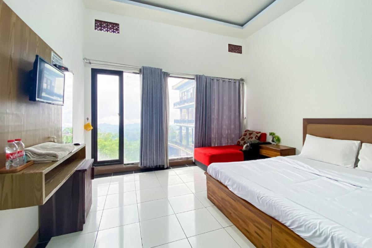 Hotel Tirta Jadi at Karangkobar Banjarnegara Mitra RedDoorz - Housity