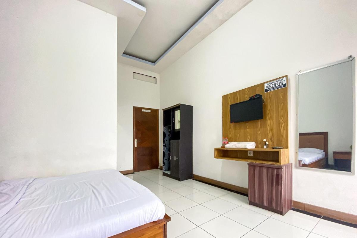 Hotel Tirta Jadi at Karangkobar Banjarnegara Mitra RedDoorz - Housity