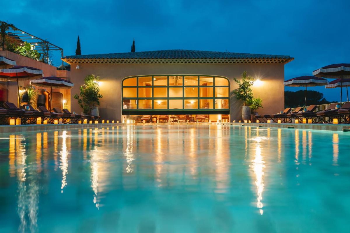 Piscine de l'établissement Le Mas Candille ou située à proximité