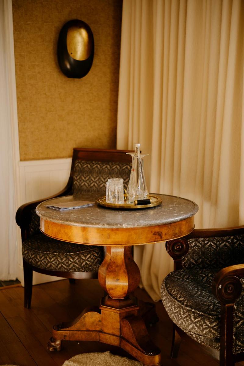 Coin salon dans l'établissement Grand Hotel Soleil d'Or